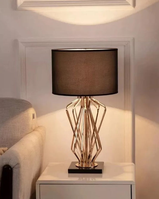 Fashion Creative Design Metal Table Lamp